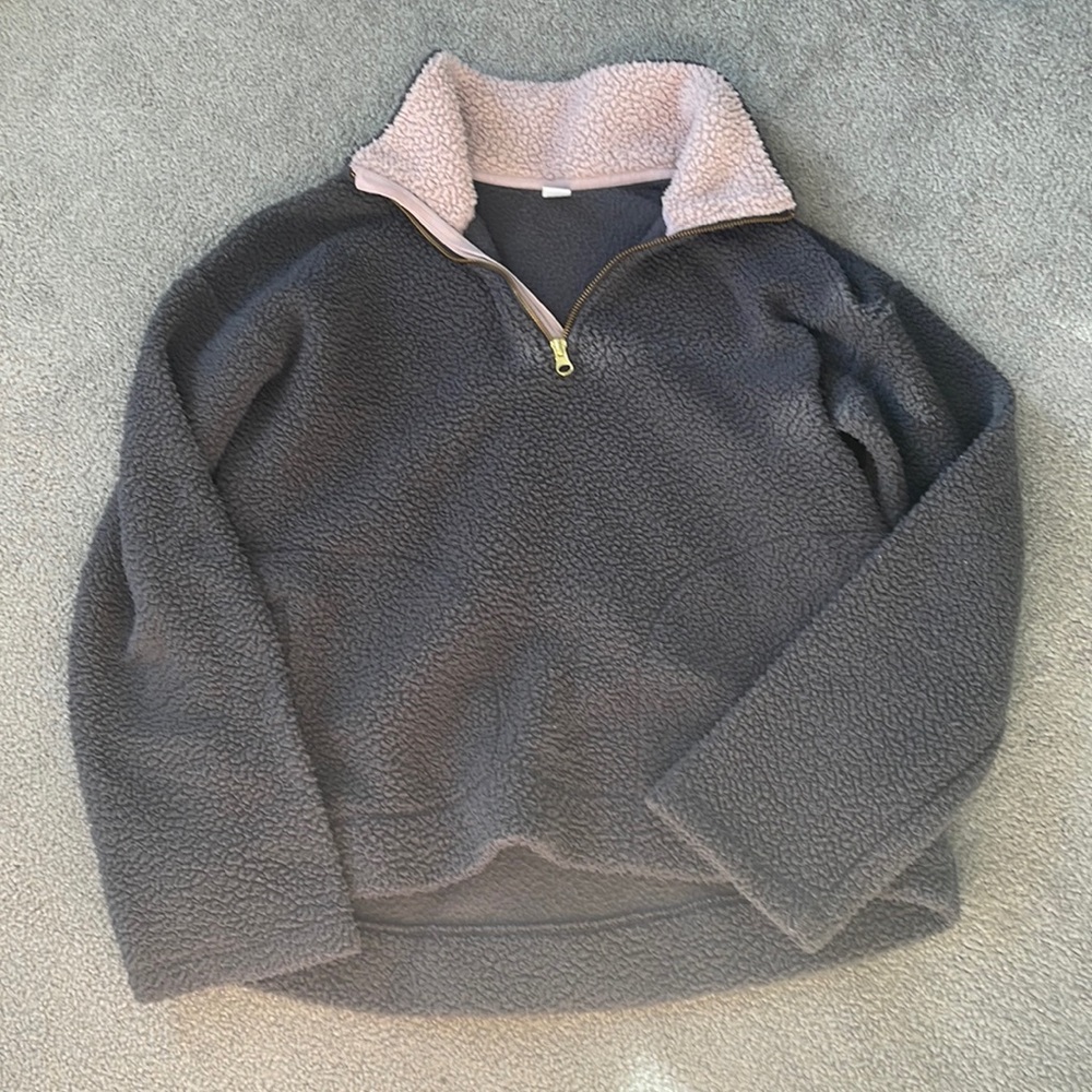 Sweatshirt/ Worn a couple times